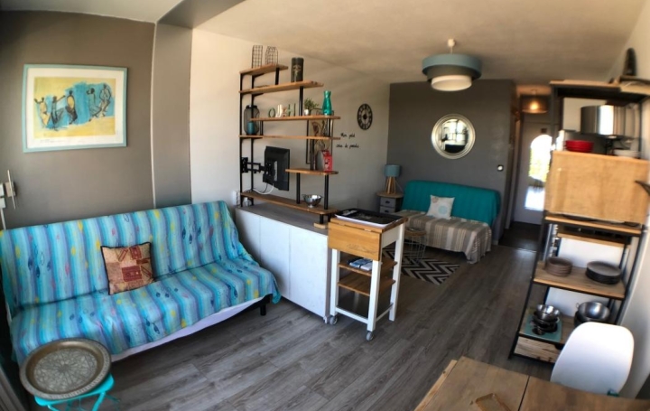 Studio LA GRANDE-MOTTE 24 m2 204 € Studio LA GRANDE-MOTTE 24 m2 204 €